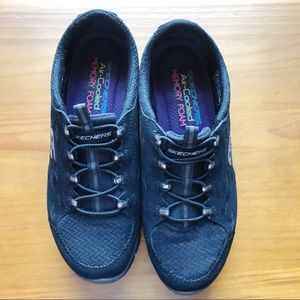 SALE! Skechers casual sporty sneaker sz 8